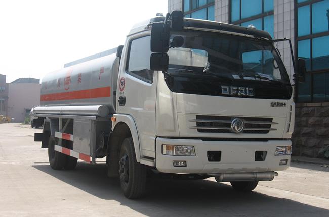 東風多利卡8-10噸加油車 東風多利卡8-10噸加油車