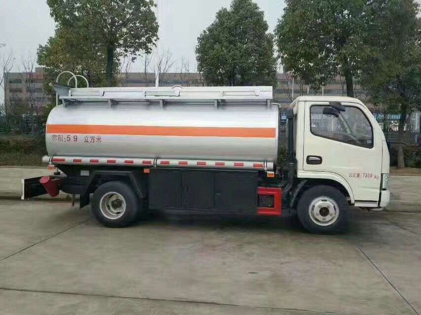 國五東風(fēng)5噸小型加油車 國五東風(fēng)5噸小型加油車
