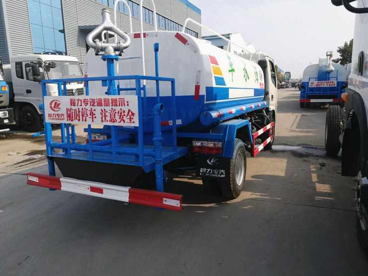 東風(fēng)福瑞卡灑水車(chē)