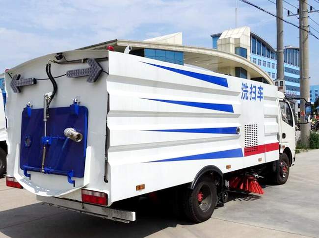 東風多利卡D7洗掃車