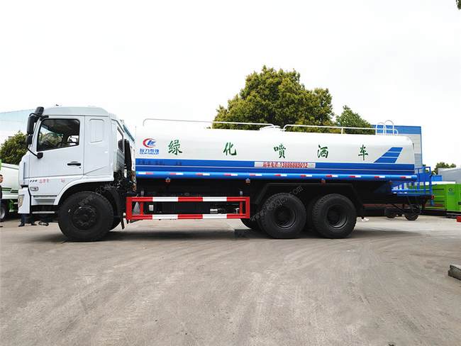 東風D3后雙橋灑水車