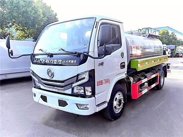 東風(fēng)D6灑水車